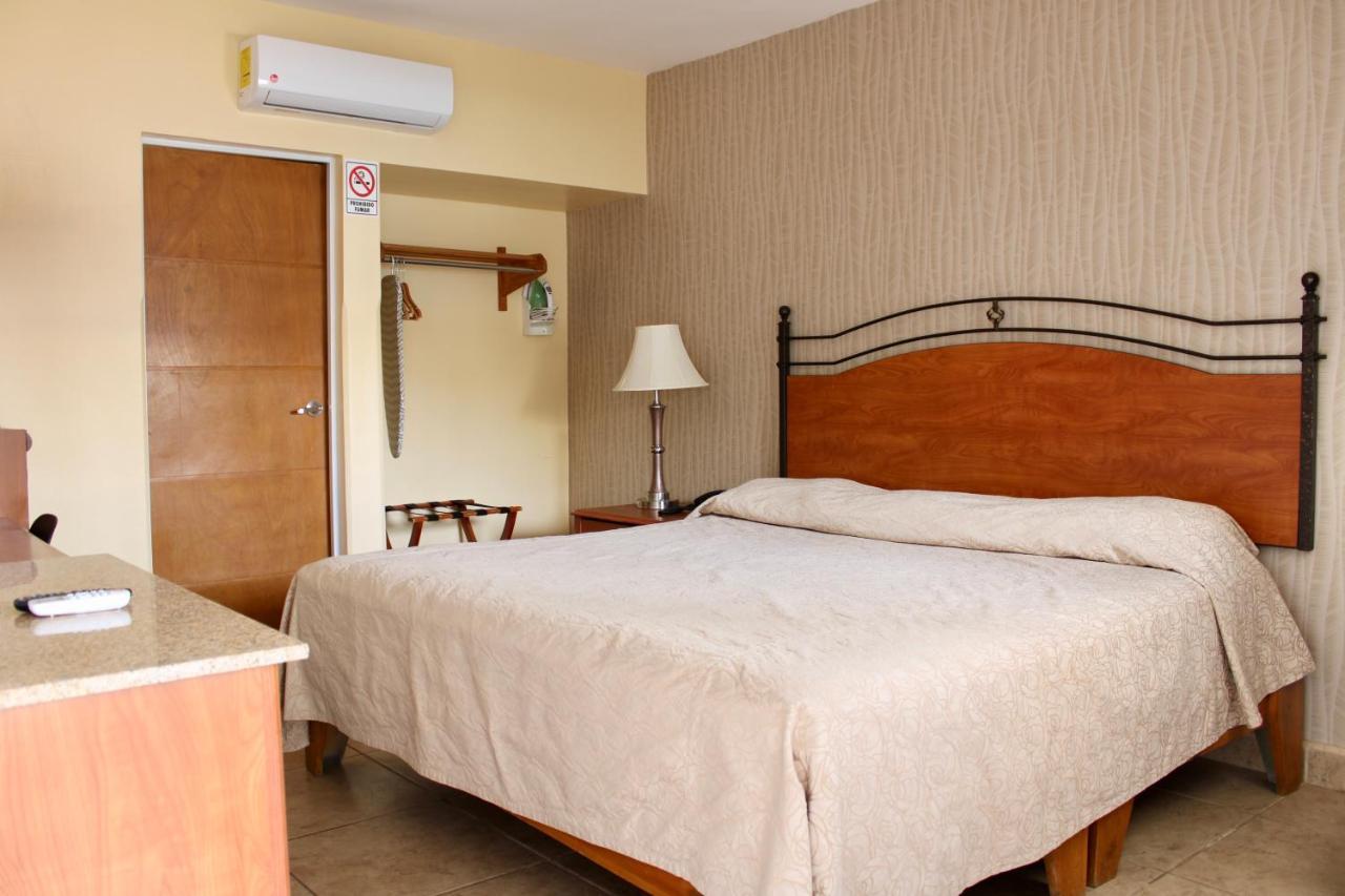 Hotel Posada Del Desierto Heroica Caborca Стая снимка